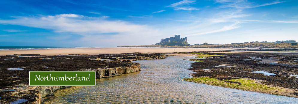 Kasteel aan het strand in Northumberland, Engeland