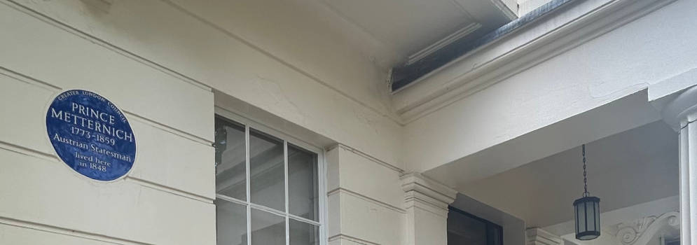 Blauwe plaquette van Prins Metternich in London, Engeland