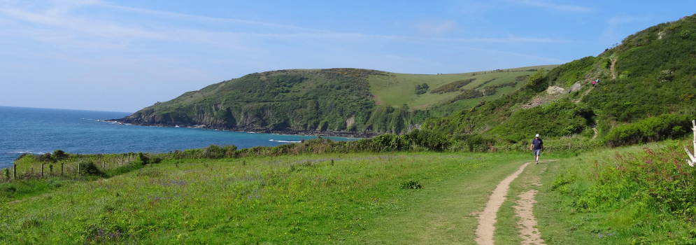Kustpad van Looe naar Polperro in Cornwall, Engeland