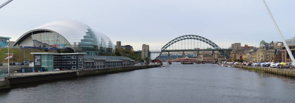 Zich vanaf de Millennium Bridge in Newcastle
