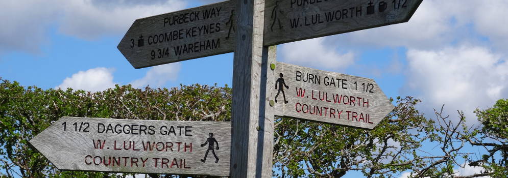 Wegwijzers voor wandelaars in Dorset, Engeland