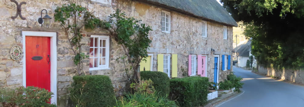 Straatje in het dorpje West Lulworth, Dorset