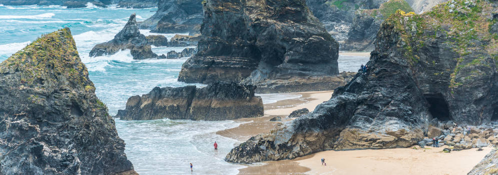 Carnewas en de Bedruthan Steps in Cornwall