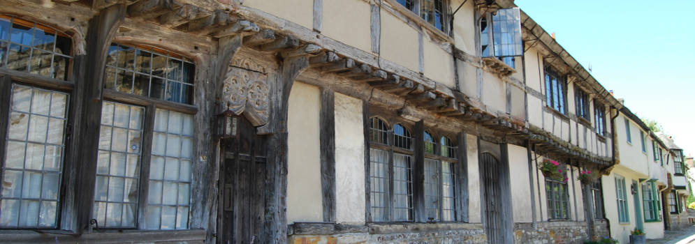 Het dorp Cerne Abbas in Zuid Engeland